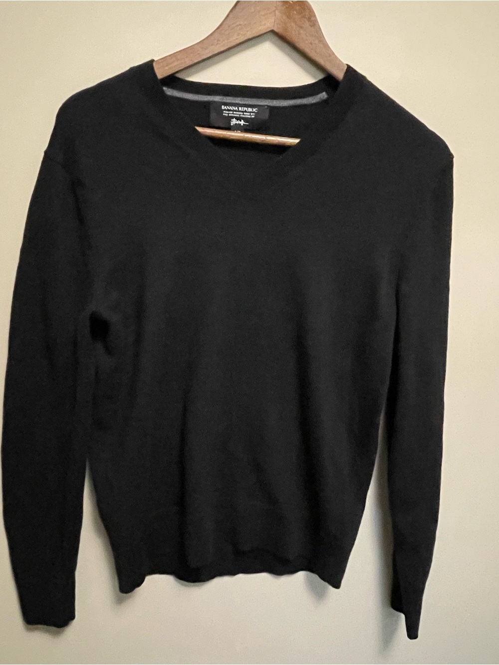 Banana Republic Black Italian Yarn V-Neck Sweater Women’s Small